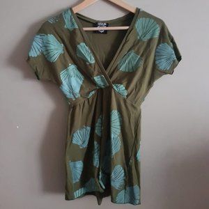 ORGANIC - Handmade in Canada - Shell V-neck